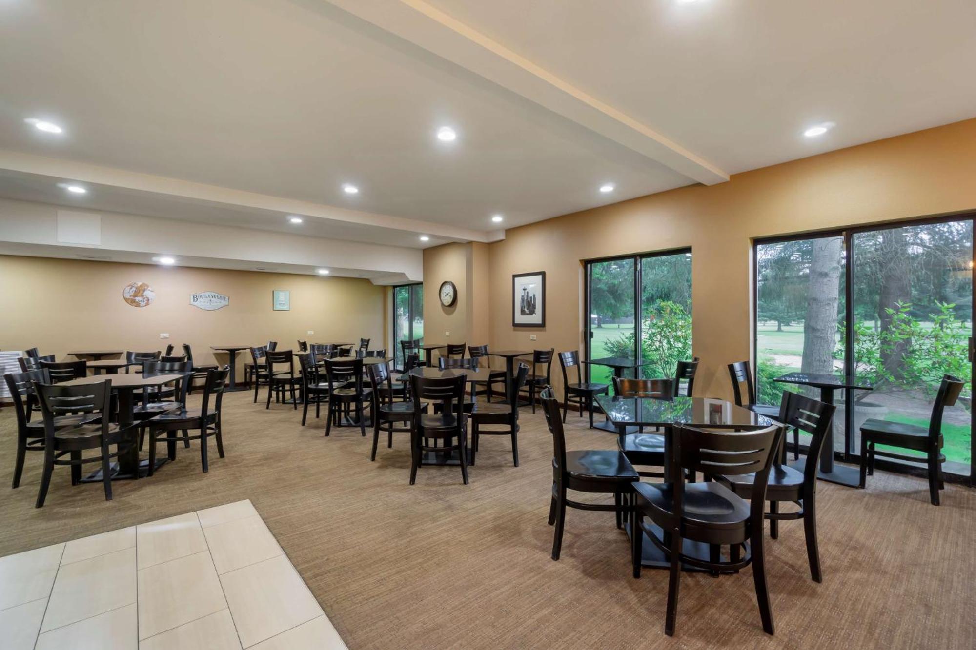 Отель Best Western Plus Plaza By The Green Кент Экстерьер фото